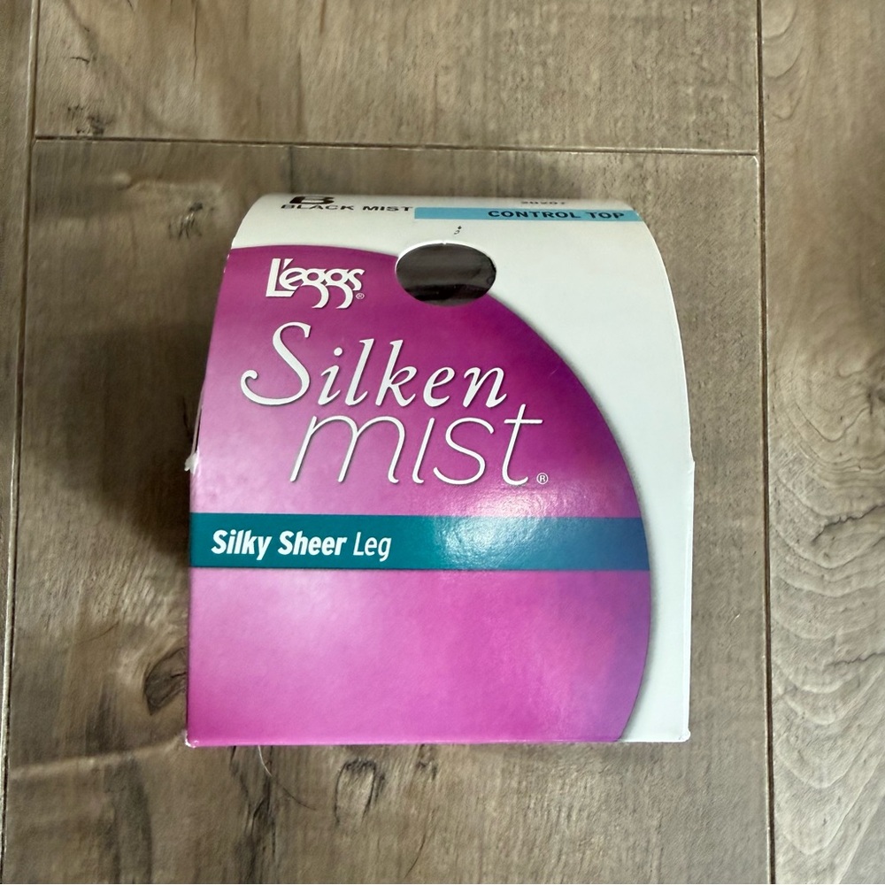 NEW Leggs Tights Silken Mist Silky‎ Sheer Leg Control Top Black Mist Sz B Medium